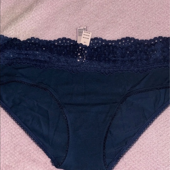 VICTORIA’S SECRET LACE HIPHUGGER PANTIES - Picture 3 of 6